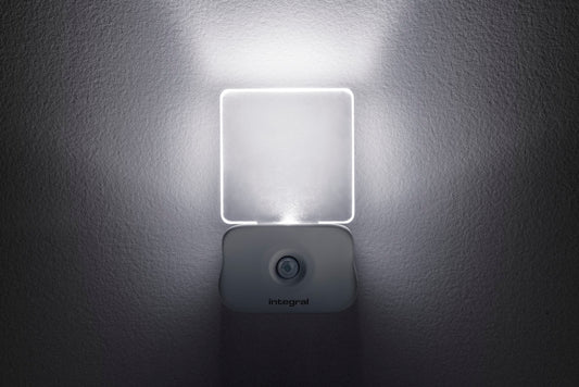 Battery Powered Nightlight With Night And Motion Sensor Image 1